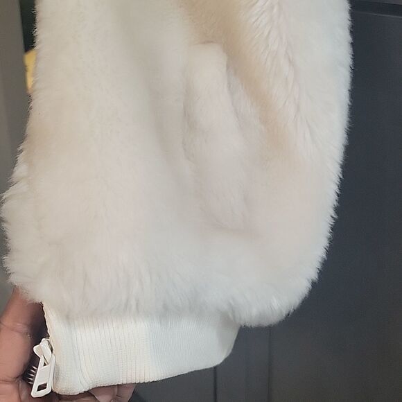 Gymboree Faux Fur Vest - Picture 5 of 5